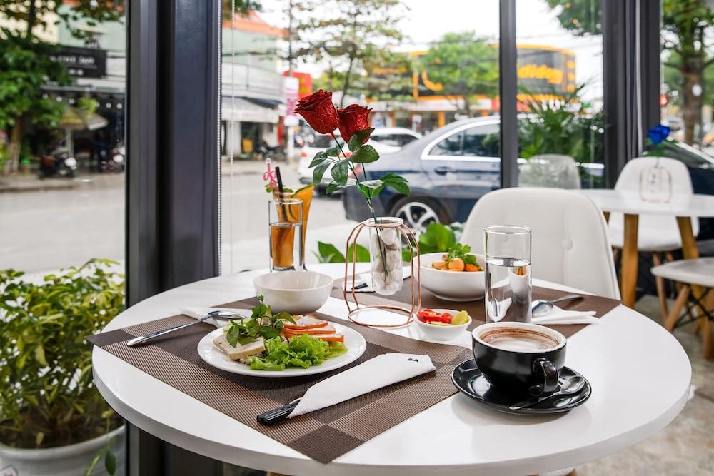 Bamboo Hotel Da Nang Bagian luar foto